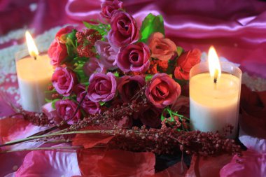 Tatlı momen dekorasyon buket ve mum yakma. Photoshoot Sevgililer günü koleksiyonu