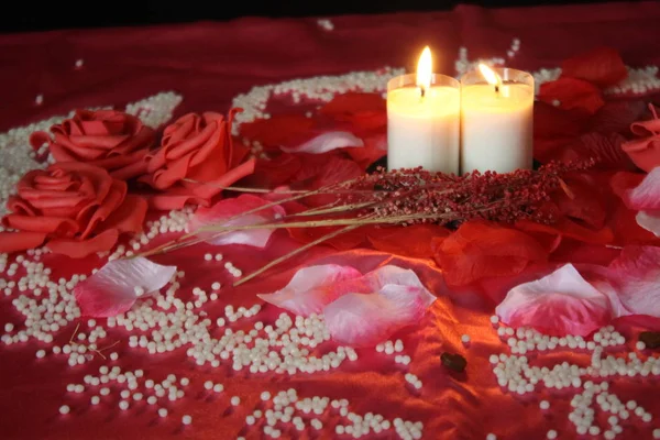 Foto Queima Velas Rosa Flor Para Coleção Dia Dos Namorados — Fotografia de Stock