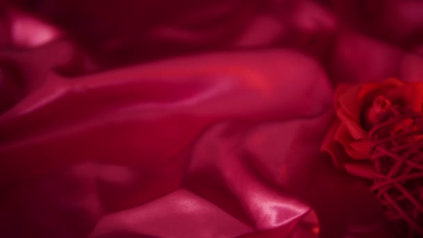 キャンドル燃焼とフラワー ブーケ コレクションの装飾映像バレンタインデー — ストック動画