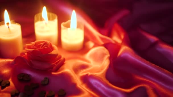 Valentine Partij Met Het Branden Van Kaars Van Decoratie Beelden — Stockvideo