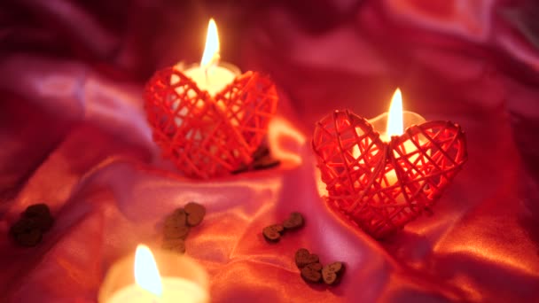 Filmación Decoración Día San Valentín Con Colección Flores Velas — Vídeo de stock