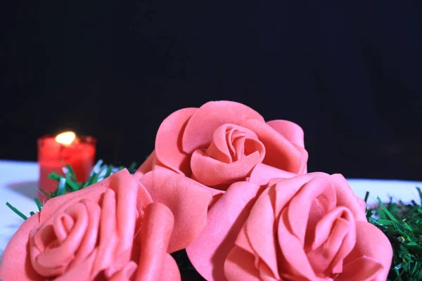 Цветы Горящие Свечи Собрание Дню Святого Валентина — стоковое фото