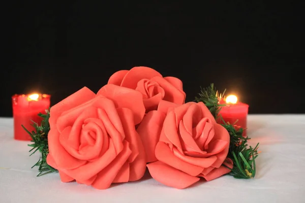 Fotoshooting Der Dekoration Blume Und Kerze Brennen Für Valentinstag Kollektion — Stockfoto