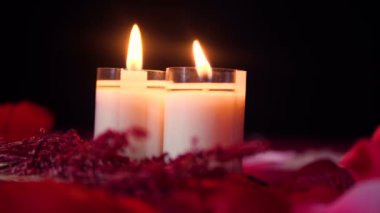 Sevgililer günü koleksiyonu yanan mum görüntüleri ile