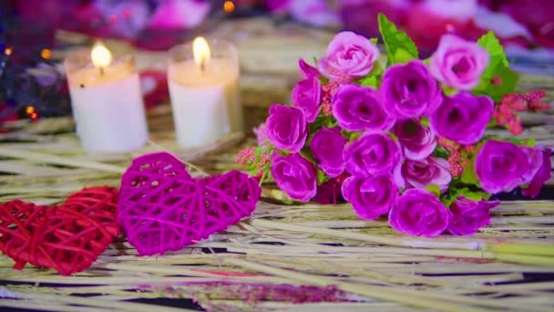 Filmati Decorazione San Valentino Con Bouquet Candela Collezione Fiamme — Video Stock