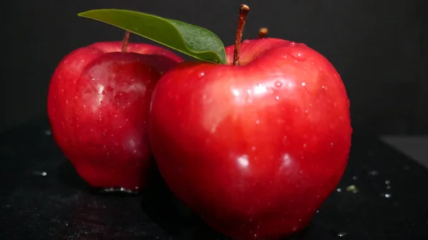 Frischer Süßer Apfel Mit Dampfblatt Fotoshooting Fruchtsammlung — Stockfoto