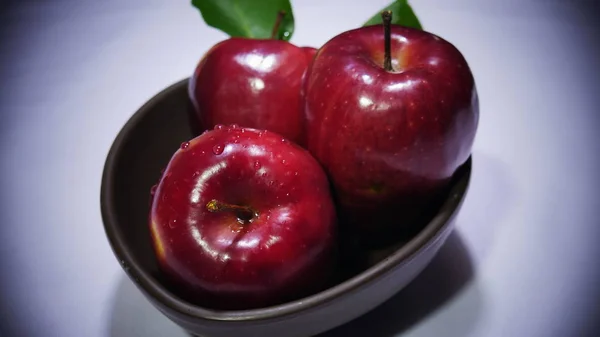 Świeże Jabłka Liści Macierzystych Misce Kolekcja Owocowa Obrazu — Zdjęcie stockowe