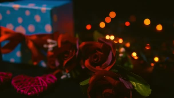 Filmagem Decoração Valentine Com Caixas Presente Coleção Queima Velas — Vídeo de Stock