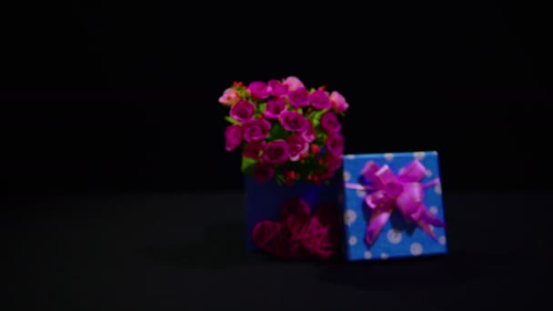 Cajas Regalo Ramo Flores Para Colección Imágenes San Valentín Decoración — Vídeos de Stock