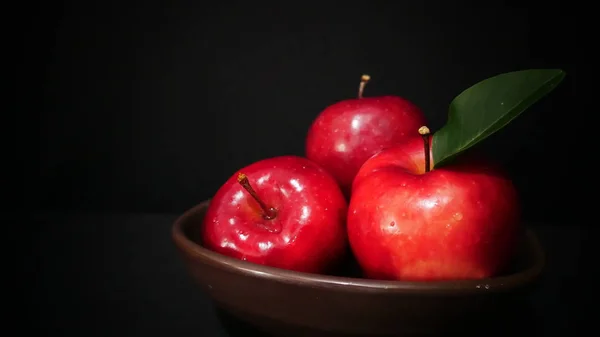 Три Яблука Мисці Збору Зображень Фруктів — стокове фото