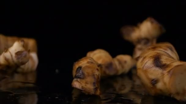 Galangal Pour Aromatiser Cuisine Sur Fond Noir Collection — Video