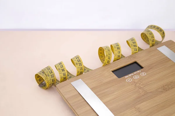 Bascula de bambu, bascula dijital para del Pezosu junto cinta mtrica kontrol eder. Salud, dieta y fitness. Bambu ölçek, ölçüm bandı ile kilo kontrolü için dijital ölçek. Sağlık, diyet ve fitness