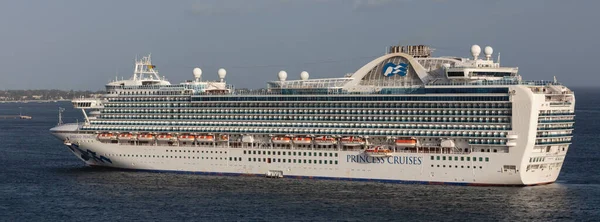 Carlisle Bay Barbados West Indië Mei 2020 Emerald Princess Cruiseschip — Stockfoto