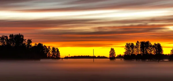 Hermosa Puesta Sol Con Increíbles Colores Naranja Amarillo Campo Ruso — Foto de Stock