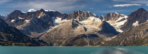 Gyönyörű Panoráma Kilátás Nyílik Hegyekre Glacier Bay Nemzeti Park Alaszka — Stock Fotó