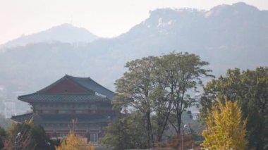 Seul City'deki Bukchon Hanok Village'dan geleneksel Kore tarzı mimari görünümü, Güney Kore