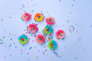 gummies ve renkli şekerler