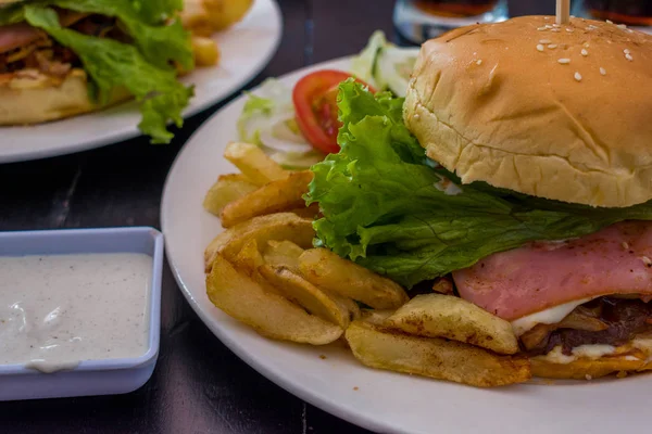 Delicious Hamburger Accompanied Potatoes Tartara Sauce — Stock Photo, Image