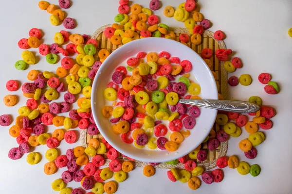 Hälsosam frukost färgglada flingor — Stockfoto