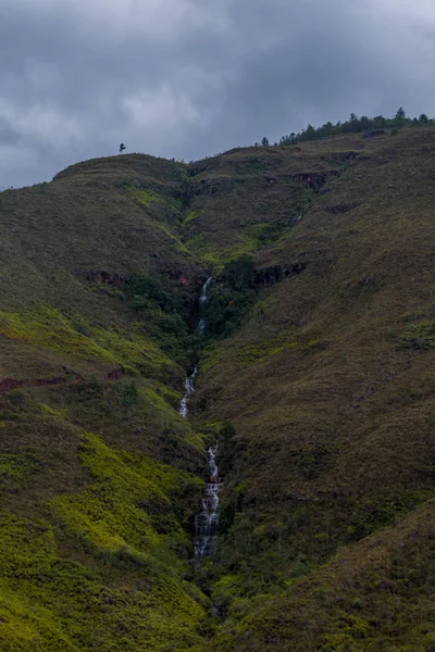 Waterfall in the mountains of colombia — Stock Photo, Image