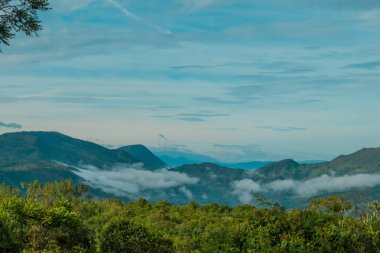 Şafakta Dağlık Manzara