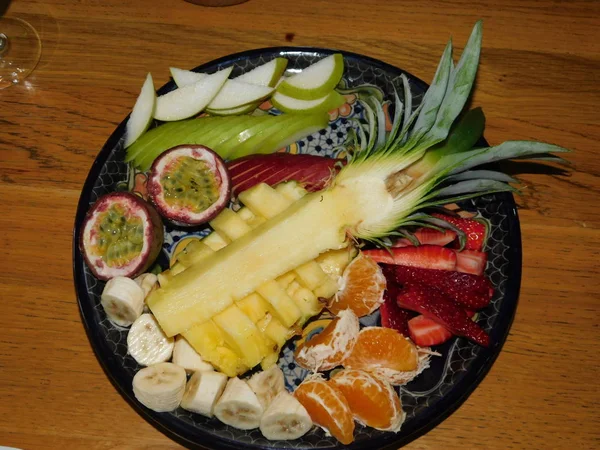 Fruit Salad Banana Tangerine Pineapple Strawberry Passion Fruit Apple — Stock Photo, Image