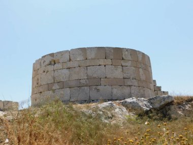 2018, Piraeus, Yunanistan olabilir. M.ö. 411 antik pire sur Eetioneia veya Ietionia kapısı kalıntıları. Bir kapısı