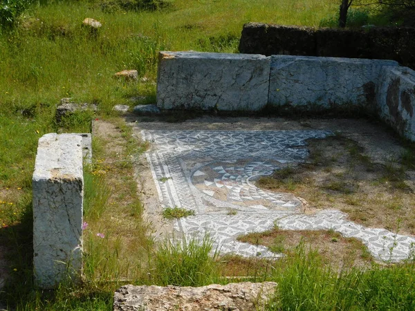 Ruinas Una Casa Antigua Con Suelo Mosaico Cerca Acrópolis Atenas —  Fotos de Stock