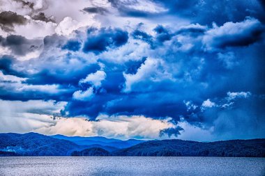 fırtınalı peyzaj lake jocassee Güney carolina üzerinde