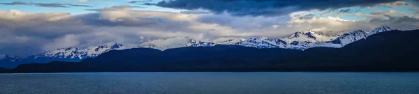 Magnifique Coucher Soleil Paysage Nuageux Dans Les Montagnes Alaska — Photo