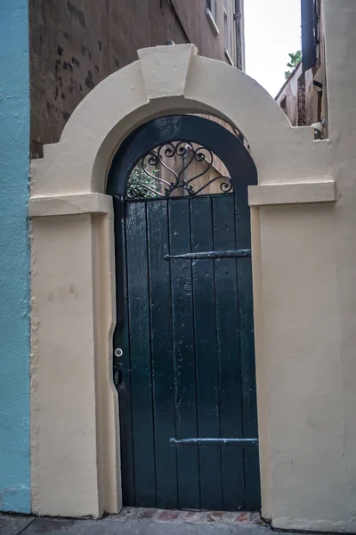 Regenboog Rij Straat Charleston Zuid Carolina Landschap Historische Architectuur — Stockfoto