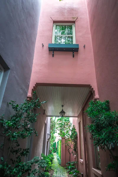 Regenboog Rij Straat Charleston Zuid Carolina Landschap Historische Architectuur — Stockfoto