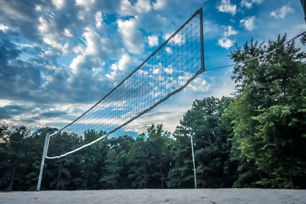 Rede Voleibol Montada Floresta Lote Areia — Fotografia de Stock