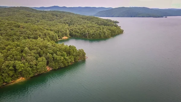 南卡罗来纳湖 Jocassee 峡谷北部山脉的空中 — 图库照片