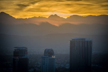 red rock canyon las vegas nevada yakınındaki üzerinden günbatımı