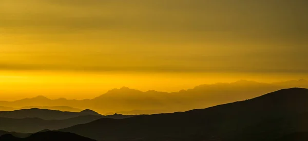 Красивый Восход Солнца Над Слоями Гор Над Национальным Парком Долина — стоковое фото