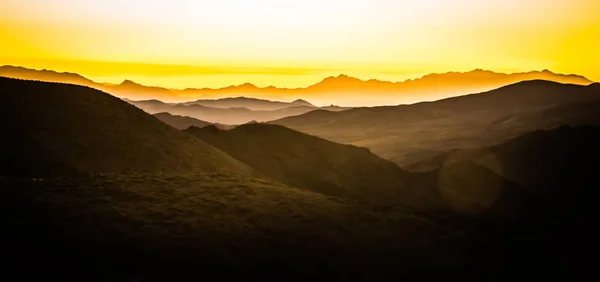 Красивый Восход Солнца Над Слоями Гор Над Национальным Парком Долина — стоковое фото