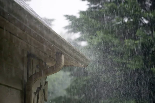 ฝนตกหน กจากพาย านไป — ภาพถ่ายสต็อก