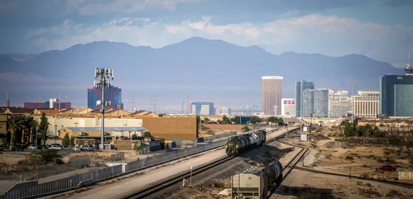 Las Vegas Kota Dikelilingi Oleh Batu Merah Pegunungan Dan Lembah — Stok Foto