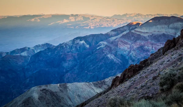 Красивий Схід Сонця Над Гірськими Шарами Над Національним Парком Долини — стокове фото