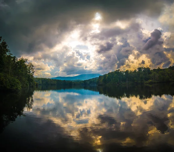 Julian Price Lake Longo Blue Ridge Parkway Carolina Norte — Fotografia de Stock