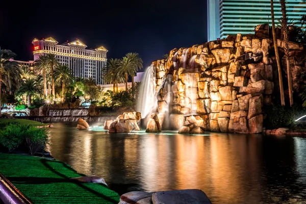 Mirage Hotel Casino Volcano Fountain Night — Stock Photo, Image