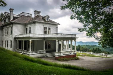 musa koni manor blue ridge parkway north carolina üzerinde