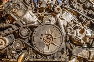 yeniden inşa edilecek eski motor üzerinde iş yapılması