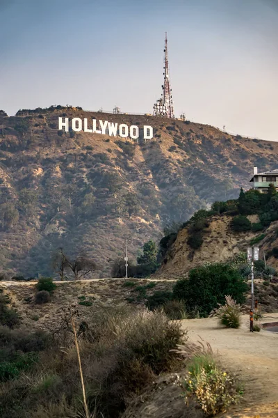 Известный Голливудский Знак Холме Вдалеке — стоковое фото