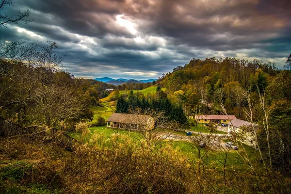 Paysage pittoresque de virginia sentier rampant en automne — Photo