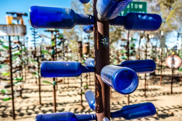 Bottle tree ranch on route 66 california — Stock Photo, Image