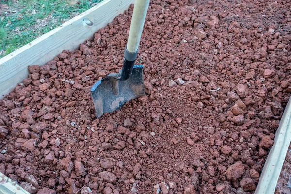 Kleiner Hausgarten für die Aussaat im Frühjahr vorbereitet — Stockfoto