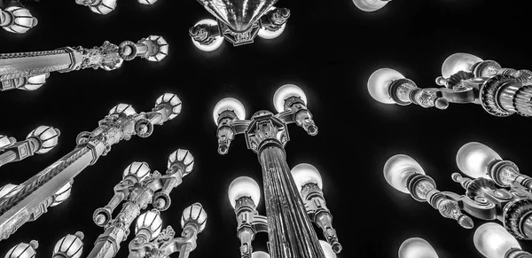 洛杉矶加州洛杉矶晚上拉克马的城市灯光雕塑 — 图库照片