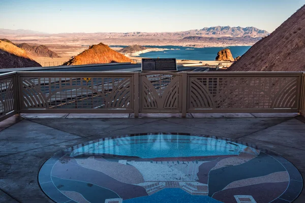Lake Mead uitzicht op een zonnige dag — Stockfoto